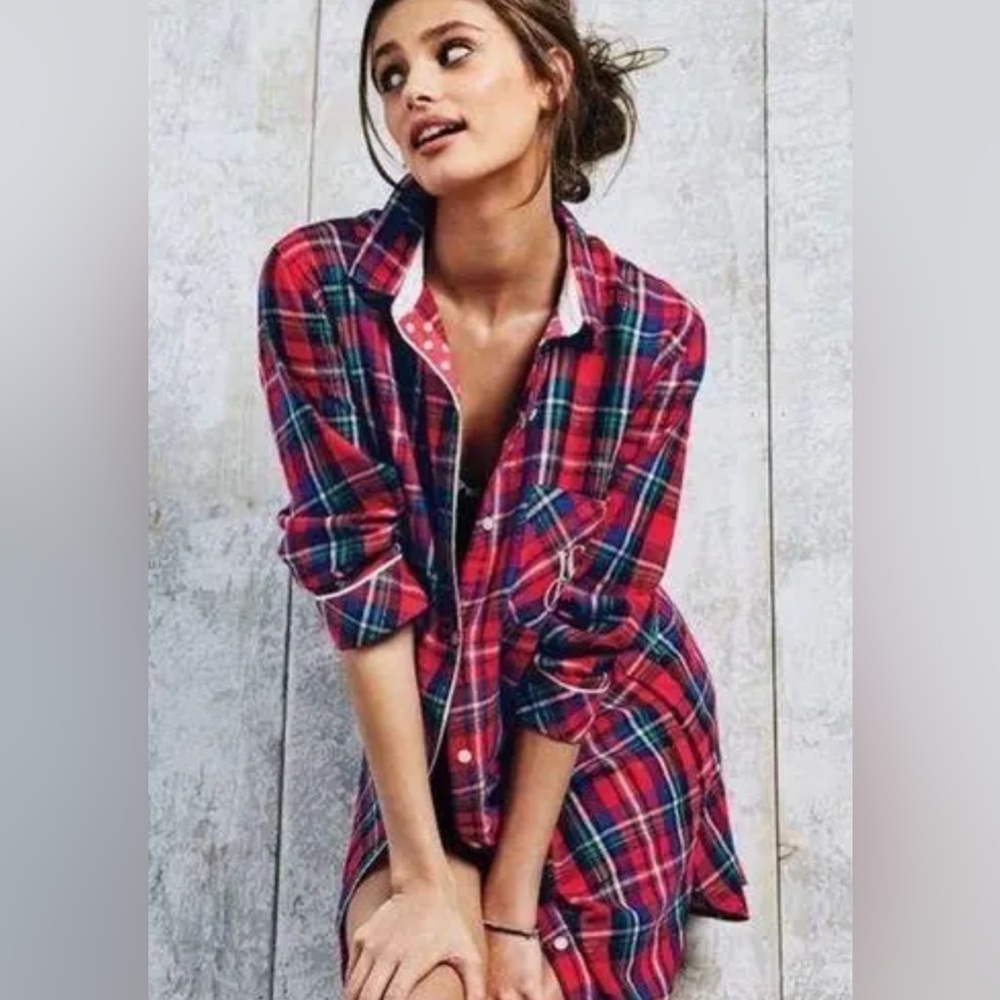 Victoria’s Secret Sleep Shirt Small